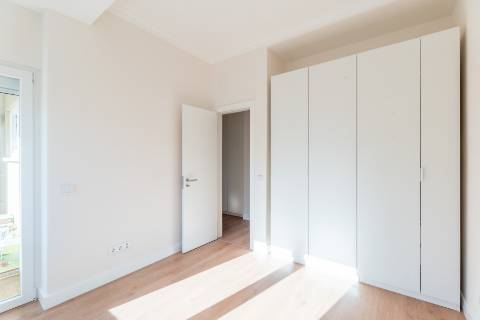 Apartamento T2, Av. Roma, Alvalade