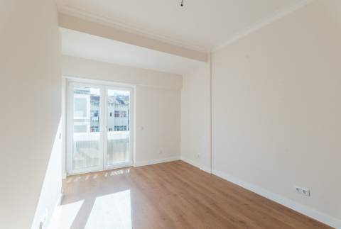 Apartamento T2, Av. Roma, Alvalade