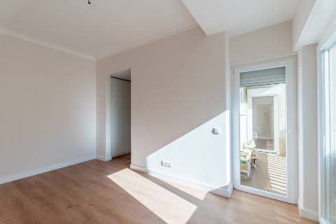 Apartamento T2, Av. Roma, Alvalade