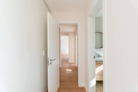 Apartamento T2, Av. Roma, Alvalade