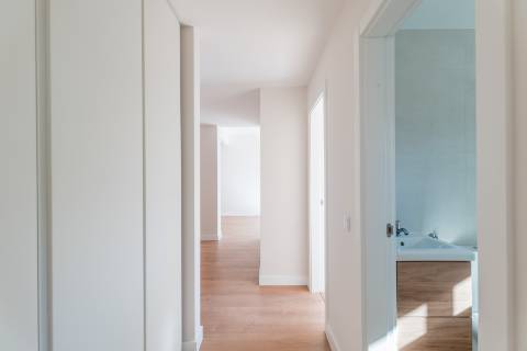 Apartamento T2, Av. Roma, Alvalade