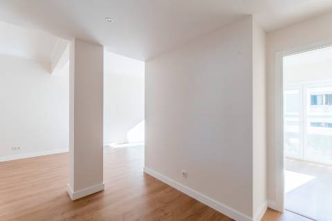 Apartamento T2, Av. Roma, Alvalade