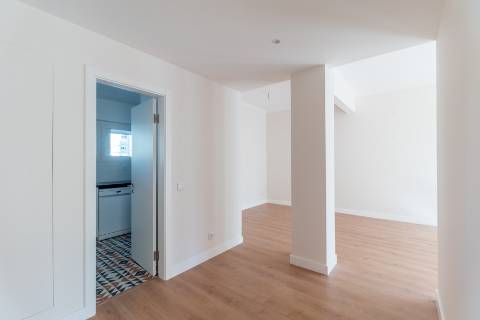 Apartamento T2, Av. Roma, Alvalade