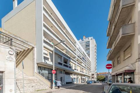 Apartamento T2, Av. Roma, Alvalade