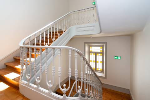 Apartamento T5 de luxo, com varanda, seis lugares de garagem e serviço de concierge localizado no coração do Saldanha, em Lisboa.