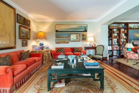 Exclusiva Moradia com 5 Quartos no Coração do Estoril