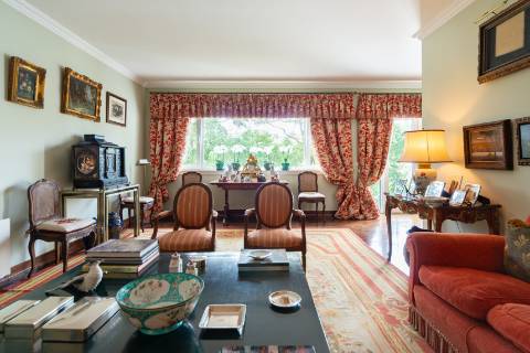 Exclusiva Moradia com 5 Quartos no Coração do Estoril