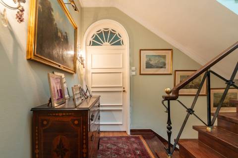 Exclusiva Moradia com 5 Quartos no Coração do Estoril