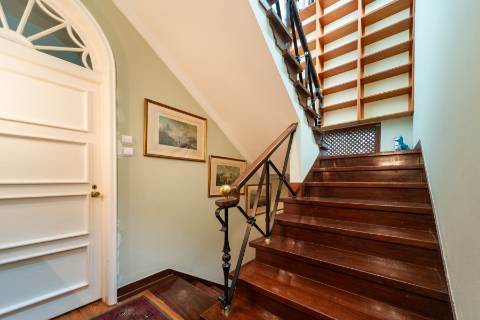 Exclusiva Moradia com 5 Quartos no Coração do Estoril