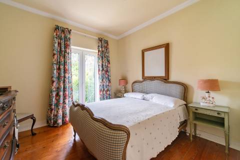 Exclusiva Moradia com 5 Quartos no Coração do Estoril