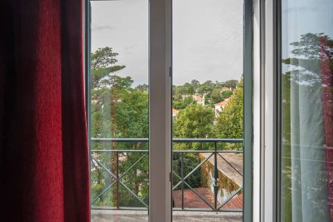 Exclusiva Moradia com 5 Quartos no Coração do Estoril