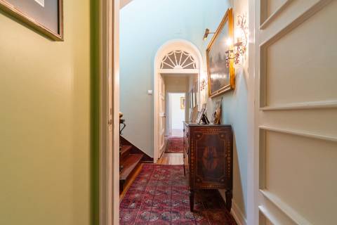 Exclusiva Moradia com 5 Quartos no Coração do Estoril