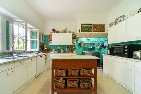 Exclusiva Moradia com 5 Quartos no Coração do Estoril