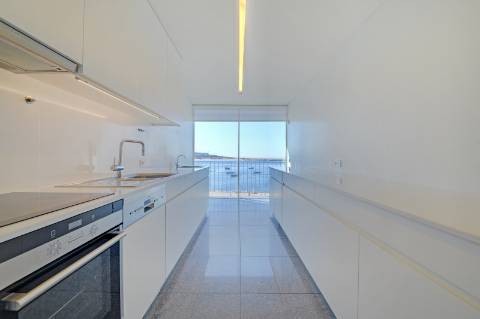 Excelente T3 em cima do Rio na Foz