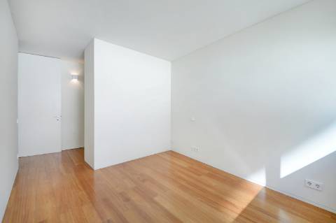 Excelente T3 em cima do Rio na Foz