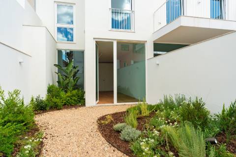 T3 com jardim e garagem. Um verdadeiro oásis no coração da Lapa