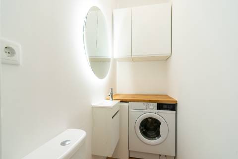 Apartamento T1 totalmente remodelado com terraço privativo nas Necessidades