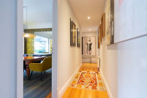 Apartamento T4 +3 com cachet na zona do Rato