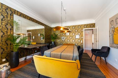 Apartamento T4 +3 com cachet na zona do Rato