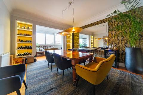 Apartamento T4 +3 com cachet na zona do Rato