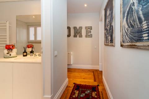 Apartamento T4 +3 com cachet na zona do Rato