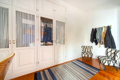 Apartamento T4 +3 com cachet na zona do Rato