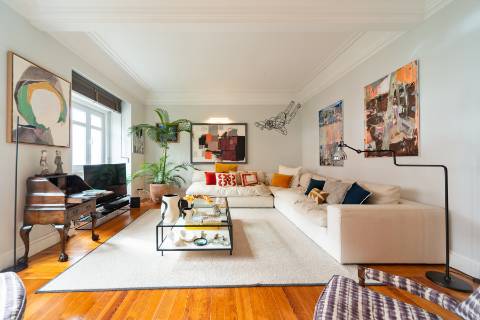 Apartamento T4 +3 com cachet na zona do Rato