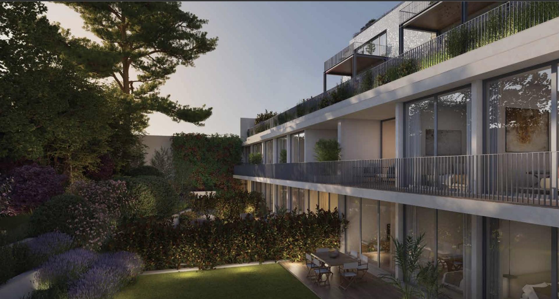 Apartamento T3 com varanda e estacionamento na Estrela