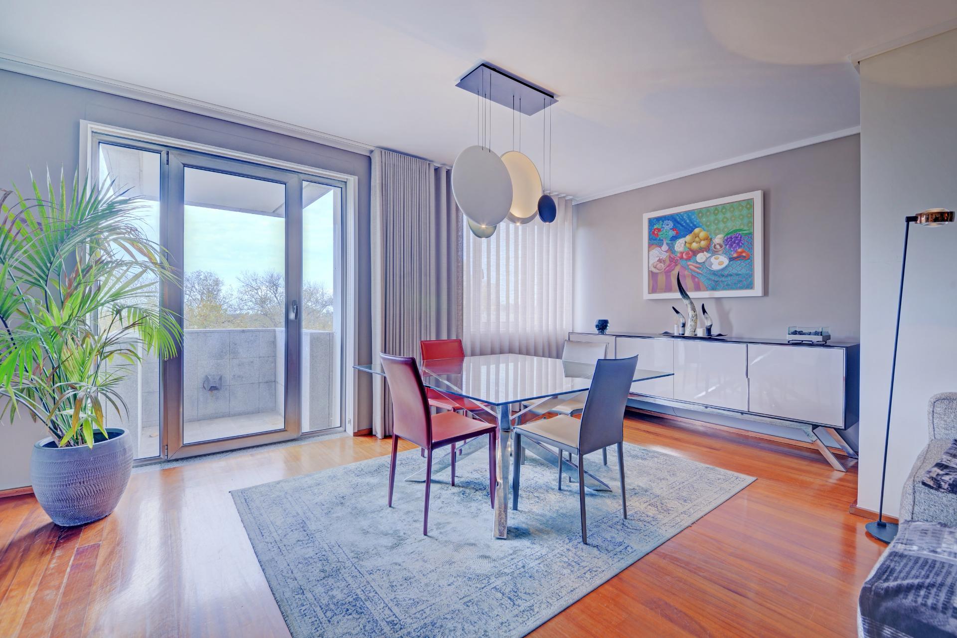 T3 com 2 suítes e 3 lugares de garagem no Aviz, Porto