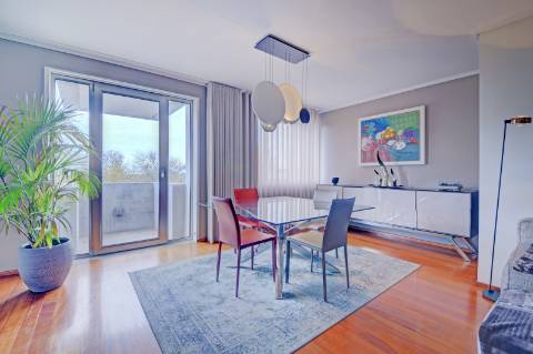 T3 com 2 suítes e 3 lugares de garagem no Aviz, Porto