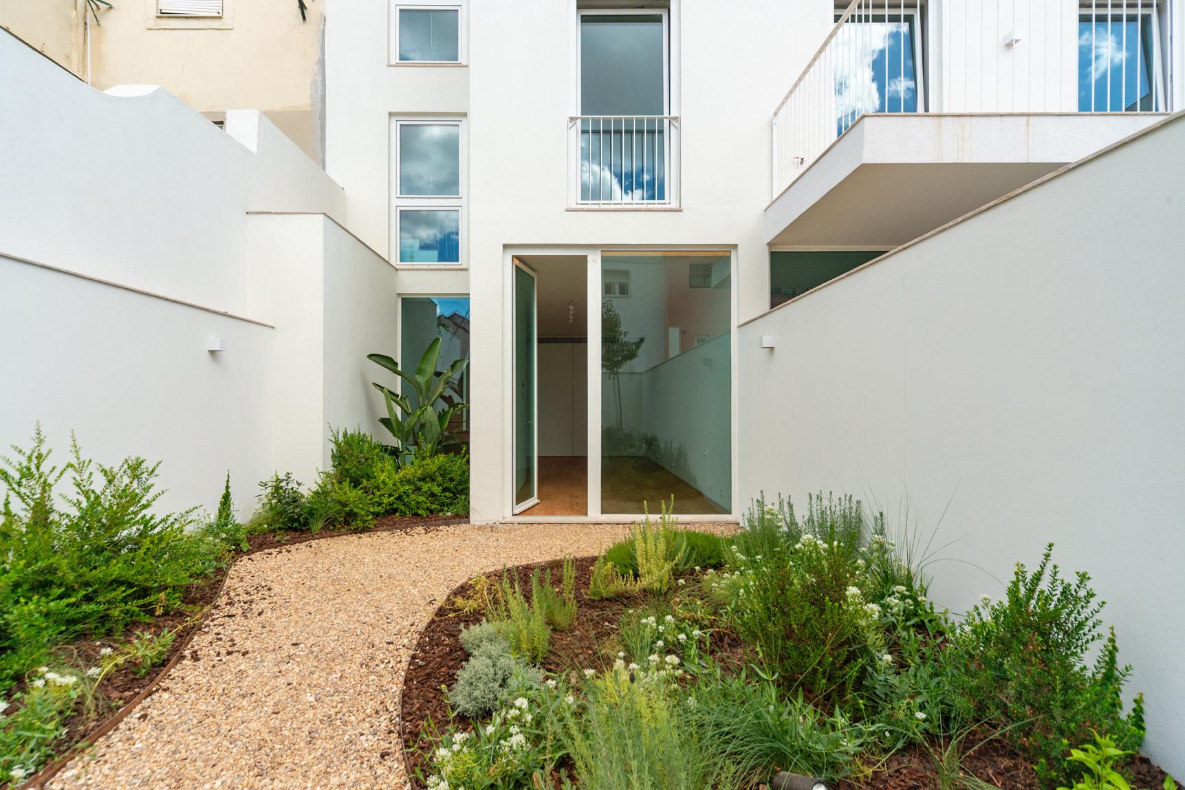 T3 com jardim e garagem. Um verdadeiro oásis no coração da Lapa