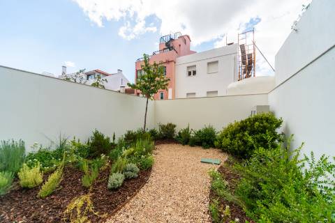 T3 com jardim e garagem. Um verdadeiro oásis no coração da Lapa