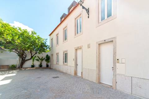 T3 com jardim e garagem. Um verdadeiro oásis no coração da Lapa