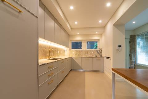 Moradia T6 renovada com jardim e piscina para arrendamento