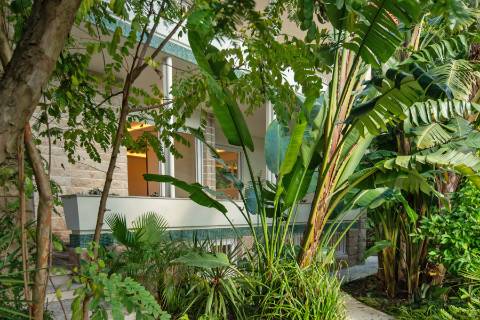 Moradia T6 renovada com jardim e piscina para arrendamento