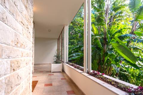 Moradia T6 renovada com jardim e piscina para arrendamento