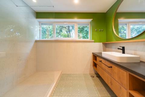 Moradia T6 renovada com jardim e piscina para arrendamento