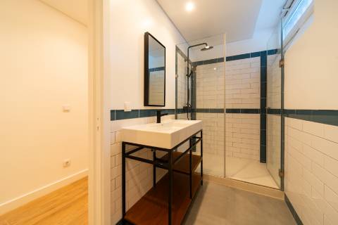 Moradia T6 renovada com jardim e piscina para arrendamento