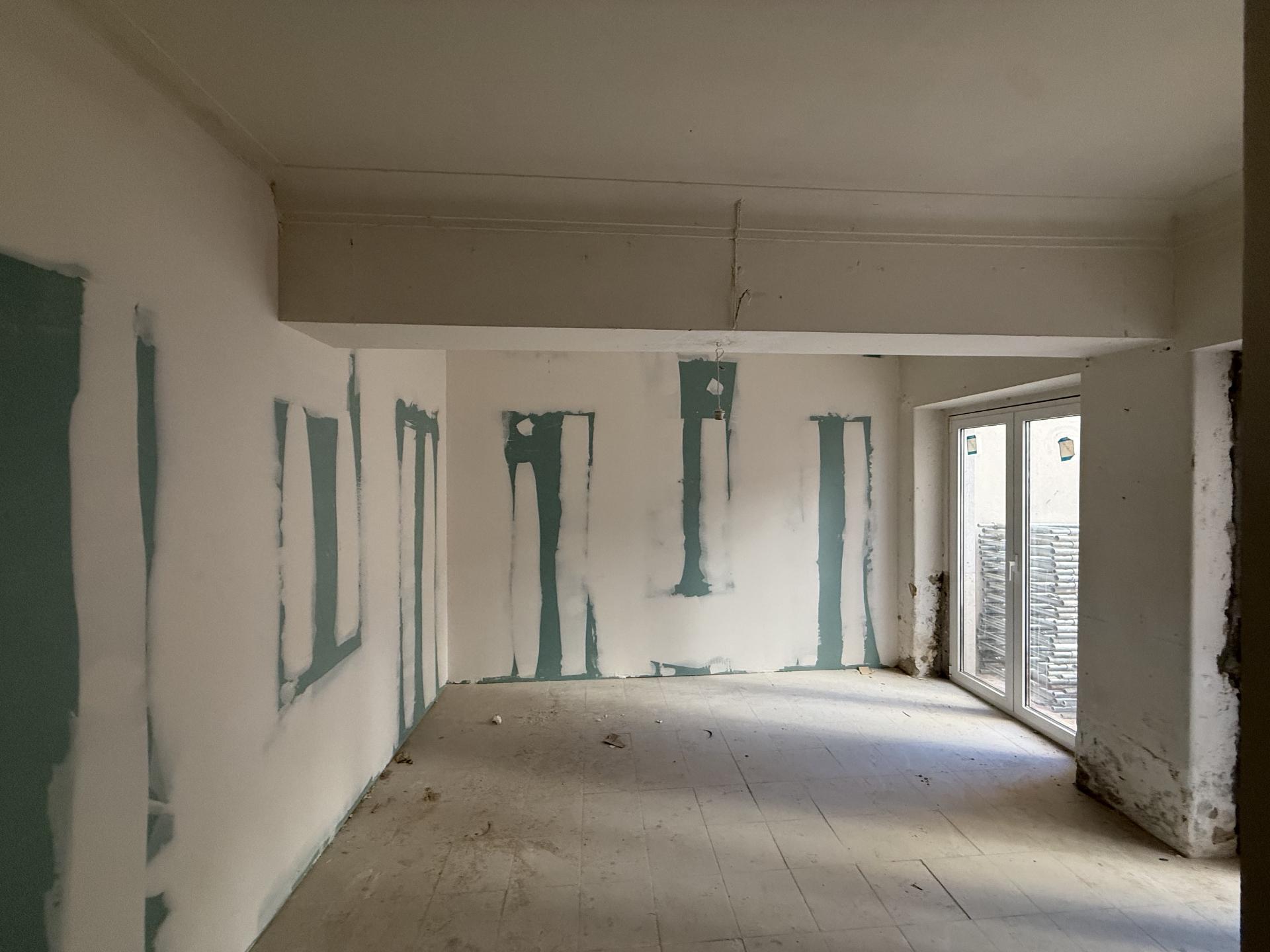 Apartamento para recuperar junto ás Amoreiras