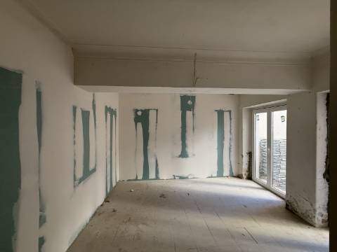 Apartamento para recuperar junto ás Amoreiras