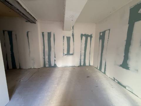 Apartamento para recuperar junto ás Amoreiras