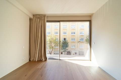 Apartamento T3 com Jardim Privativo junto à Avenida da Liberdade