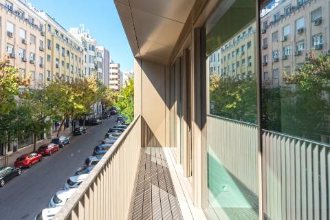 Apartamento T3 com Jardim Privativo junto à Avenida da Liberdade