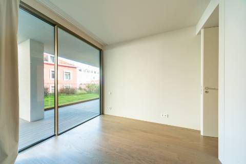 Apartamento T3 com Jardim Privativo junto à Avenida da Liberdade