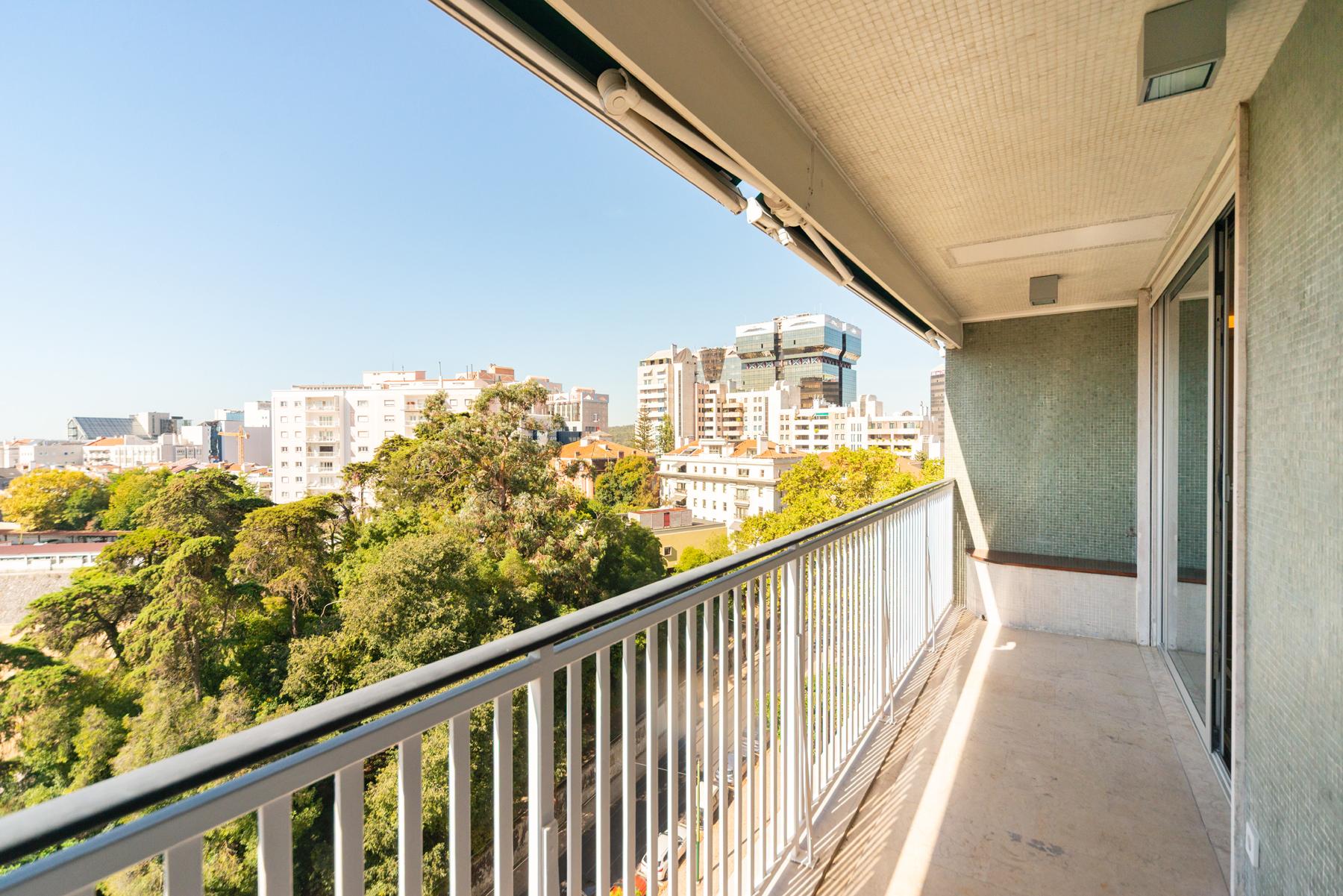 T4+2 Remodelado nas Amoreiras com vista