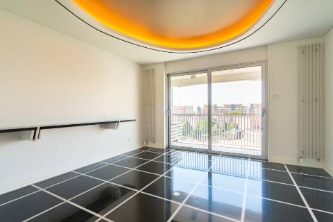 T4+2 Remodelado nas Amoreiras com vista