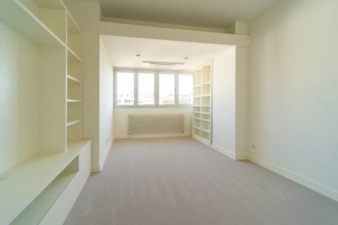 T4+2 Remodelado nas Amoreiras com vista