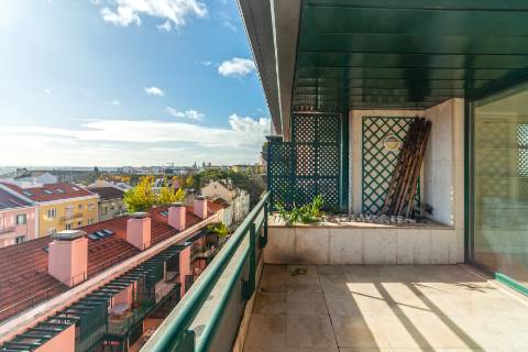 T3+2 em condominio de prestigio nas Amoreiras, com terraço e vista de Rio