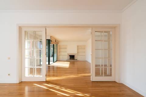 T3+2 em condominio de prestigio nas Amoreiras, com terraço e vista de Rio