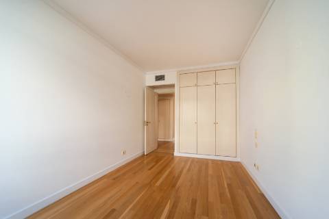 T3+2 em condominio de prestigio nas Amoreiras, com terraço e vista de Rio